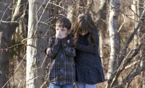 Crianças assustadas - massacre Connecticut (EUA)